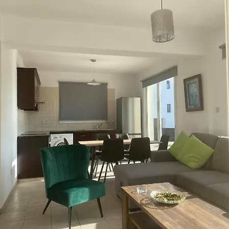 Cosy In Kato With Pool Access Apartament