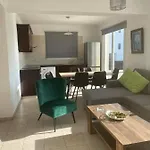Cosy In Kato With Pool Access