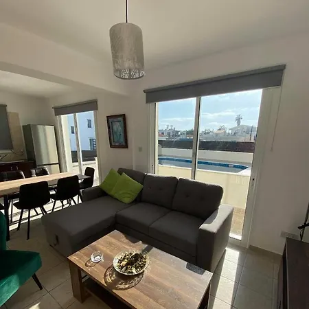 Cosy In Kato With Pool Access Appartement *
