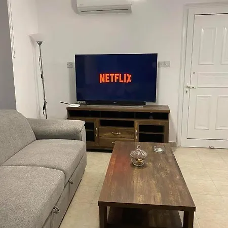 Cosy In Kato With Pool Access