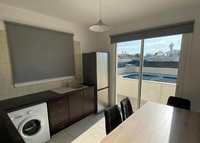 Cosy In Kato With Pool Access Paphos